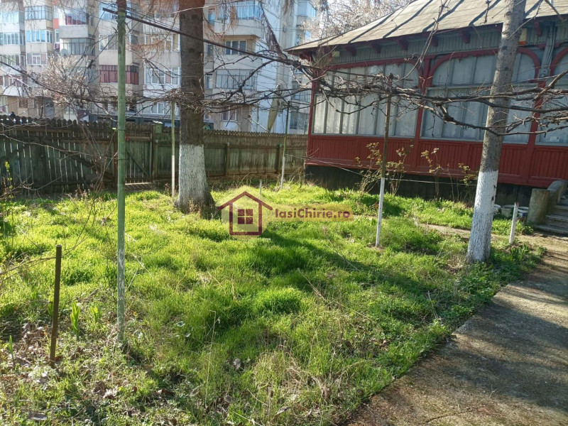 Casa de vanzare cu 2 camere in Iasi, de tip , suprafata de 70 mp, zona P-ta Nicolina(Piatra Neamt - Galleria Mall )