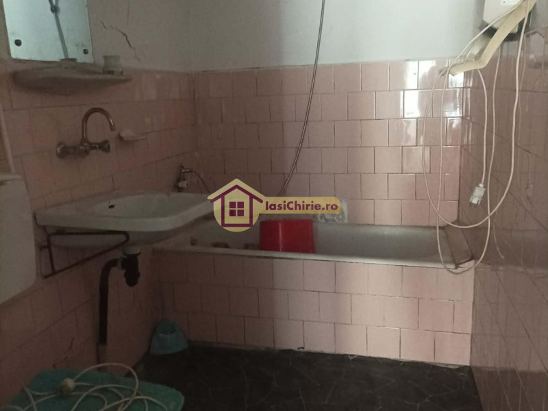 Casa de vanzare cu 2 camere in Iasi, zona P-ta Nicolina - Poza 14
